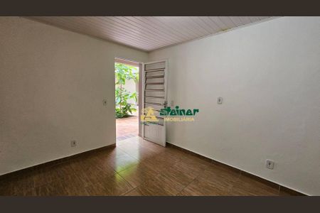 35_photo/94cef55db7.0f60d9f25b8733d0-ATLAS-ea861af4-6e63-4e76-97d0-e915ae437c51.jpg de casa para alugar com 6 quartos, 260m² em Jardim Guarulhos, Guarulhos