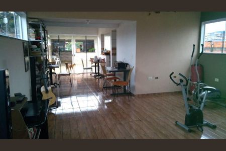 3_photo/94cef56021.28f6ec5d72603be5-ATLAS-fb7a98c4-6669-416e-adcf-edb9011bcb0a.jpg de casa à venda com 3 quartos, 200m² em Vila Ristori, Guarulhos