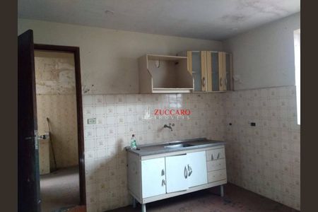 3_photo/94cef56747.cbb29096578c65f8-ATLAS-3c2e6a96-6bca-4e27-bf10-d050027fd50a.jpg de casa à venda com 2 quartos, 140m² em Vila Pedro Moreira, Guarulhos