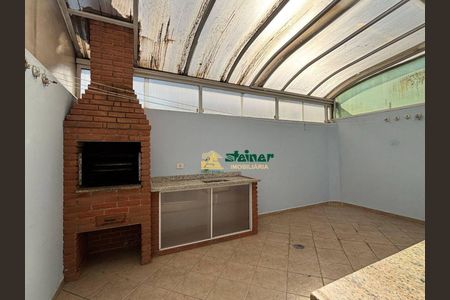 7_photo/94cef569d7.7c2e386fbbd2f2f7-ATLAS-9577ebb1-5077-4965-a4bc-e47c2172d41d.jpg de casa à venda com 3 quartos, 117m² em Jardim Zaira, Guarulhos