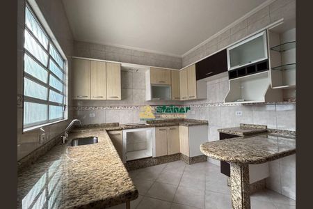 6_photo/94cef569d7.7c2e386fbbd2f2f7-ATLAS-9f0ee60b-777d-4e00-9c5f-35283a71fd60.jpg de casa à venda com 3 quartos, 117m² em Jardim Zaira, Guarulhos