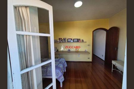 2_photo/94cef56f9f.c90c40155f0c5e06-ATLAS-bd2cce5f-3f4f-44c6-83bd-dcf3f129c5ec.jpg de casa à venda com 3 quartos, 175m² em Vila Moreira, Guarulhos