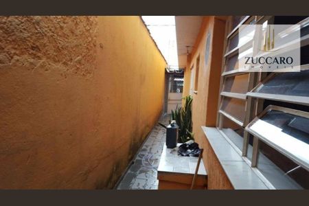 9_photo/94cef578a1.6bc6d6e3d41508d6-ATLAS-53320a2d-9a8a-401b-82e7-96d5069ca7c1.jpg de casa à venda com 4 quartos, 200m² em Vila Sao Rafael, Guarulhos