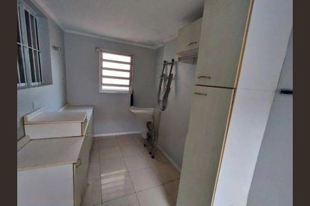 42_photo/94cef57d9d.cbabcc149cb961d7-ATLAS-2881a754-48f7-4495-a615-deb5db1a0a8d.jpg de casa à venda com 5 quartos, 411m² em Vila Augusta, Guarulhos
