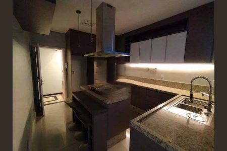 7_photo/94cef57d9d.cbabcc149cb961d7-ATLAS-298f6041-e533-4c47-96a2-ce6bab53618d.jpg de casa à venda com 5 quartos, 411m² em Vila Augusta, Guarulhos