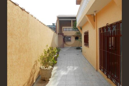 6_photo/94cef584d7.692fcc511d44006f-ATLAS-8688a335-e818-4b05-9558-7cdf0b914fea.jpg de casa à venda com 4 quartos, 240m² em Parque Edu Chaves, São Paulo