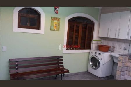 4_photo/94cef59ddb.8d80a7c02154ab31-ATLAS-0bd7eabc-b817-4d40-8b65-7377766ed04d.jpg de casa à venda com 3 quartos, 130m² em Jardim Vila Galvao, Guarulhos