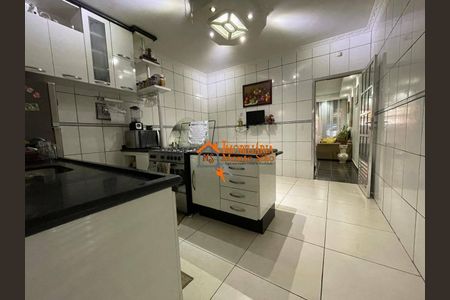 7_photo/94cef59e6f.a64aef6598c47c00-ATLAS-62aef3e9-ed9d-478f-97f9-dbee2f02add3.jpg de casa à venda com 3 quartos, 200m² em Jardim Vila Galvao, Guarulhos