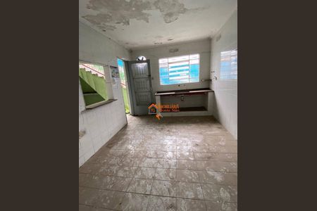 3_photo/94cef5a2f9.18e6ac91b37a8e88-ATLAS-1f542a02-2a42-4a5f-bdaa-134f31970fbd.jpg de casa à venda com 5 quartos, 210m² em Jardim Vila Galvao, Guarulhos