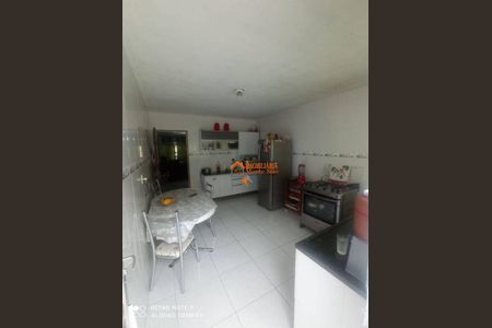 4_photo/94cef5a3e3.ceff8192393c33de-ATLAS-d0bc9f7a-dd0e-48bc-a9f2-169a22b60efd.jpg de casa à venda com 2 quartos, 103m² em Jardim Vila Galvao, Guarulhos