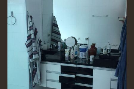 3_photo/94cef5ad29.dadd584d06f5cf19-ATLAS-2006c8bd-70b2-495e-895c-3d52f9c35009.jpg de casa à venda com 3 quartos, 425m² em Vila Rosalia, Guarulhos