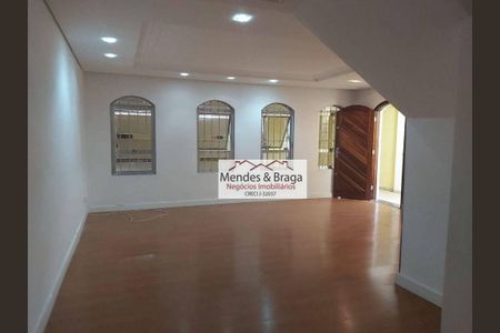 8_photo/94cef5ad7b.05acccb2dbb53537-ATLAS-d28dbf8e-ec29-4b49-a456-4d35f2cbb6da.jpg de casa à venda com 3 quartos, 263m² em Vila Galvão, Guarulhos