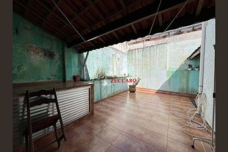4_photo/94cef5ae79.200a20b4fe9d9feb-ATLAS-f75d39d0-d7c3-4af6-9a5b-95ca92e2bfff.jpg de casa à venda com 3 quartos, 150m² em Vila Galvão, Guarulhos