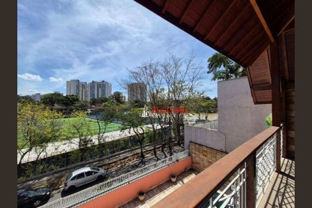 9_photo/94cef5ae79.a053bc4fc8a284f8-ATLAS-21b7d901-0d6d-416e-9eaf-b438376bc358.jpg de casa para alugar com 4 quartos, 602m² em Vila Galvão, Guarulhos