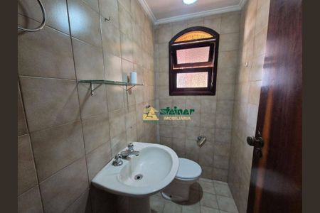 49_photo/94cef5b20f.1a6301d3ffdc0281-ATLAS-a783a4e8-1bd8-4d29-ab54-7f131006e866.jpg de casa para alugar com 3 quartos, 240m² em Vila Galvão, Guarulhos