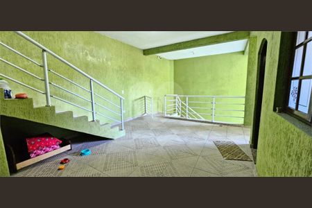 11_photo/94cefc2cdd.445c0bca81181d7a-ATLAS-0eb71c8b-01f6-406a-9d5b-c4d6f3f6575f.jpg de casa à venda com 3 quartos, 250m² em Três Montanhas, Osasco