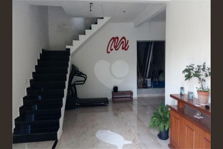 12_photo/94cefdd22b.74a96c0b2c4b8c29-ATLAS-a757f94b-2f27-4ed7-a36f-e13e561abce3.jpg de casa à venda com 3 quartos, 300m² em Três Montanhas, Osasco