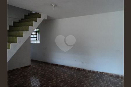 3_photo/94cefddb9d.ec49f0f9d32ca07b-ATLAS-ce3a465b-4f2c-4416-a1fc-135d80bc5b10.jpg de casa à venda com 3 quartos, 200m² em Parque Imperial, Barueri