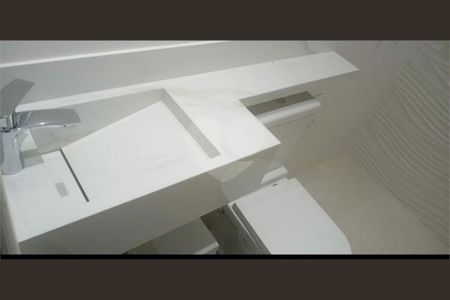 12_photo/94cefde317.92bd7eb76981e119-ATLAS-1ca9affe-d3f4-44fd-bd39-accb1bc590ea.jpg de casa à venda com 5 quartos, 586m² em Residencial Tambore, Barueri