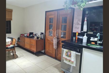 8_photo/94cefde673.d70e7eae2b930113-ATLAS-af92387f-226a-4dc6-92e4-c447bc63ae13.jpg de casa à venda com 4 quartos, 250m² em Parque Imperial, Barueri