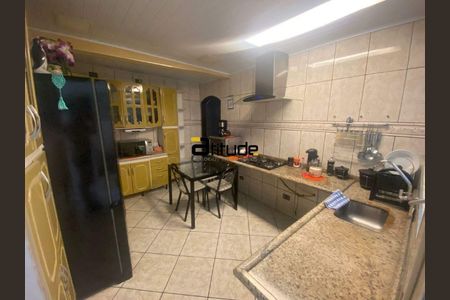 5_photo/94cefde7e5.0513c31d591cd618-ATLAS-004c1fd4-c44f-40a6-80e8-ea06ede82710.jpg de casa para alugar com 3 quartos, 180m² em Parque Imperial, Barueri
