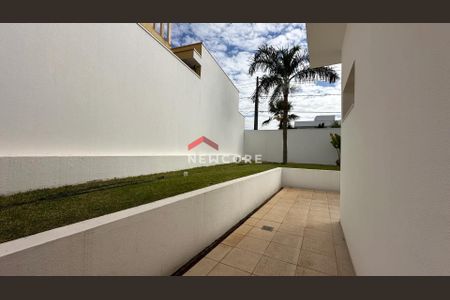 12_photo/94cefdef7f.ceff8192393c33de-ATLAS-904e085d-7e20-451c-a8c7-adaabe7b9865.jpg de casa de condomínio à venda com 3 quartos, 550m² em Parque Imperial, Barueri