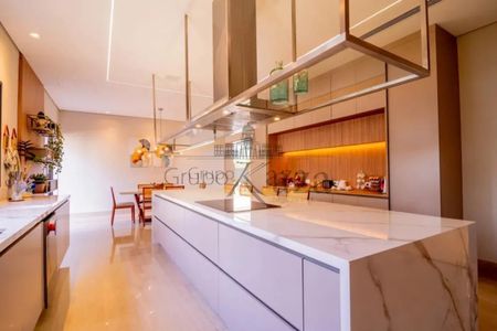 18_photo/94cefdf0ff.e543d79be6c7d3ab-ATLAS-dd2d9bfc-af2d-48d0-9a87-21fda0e8498a.jpg de casa à venda com 5 quartos, m² em Residencial Tambore, Barueri