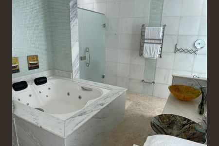 12_photo/94cefdf3f9.ceff8192393c33de-ATLAS-8dbdaa73-e148-4fe2-af99-af1766094fa4.jpg de casa à venda com 5 quartos, 1500m² em Residencial Tambore, Barueri