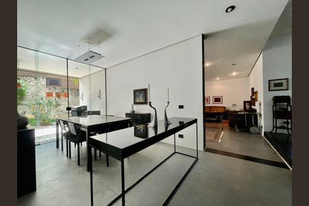 5_photo/94cefdf90b.1c5845dead7872b3-ATLAS-e81a5052-0404-4a99-948e-beff8c5d3f0b.jpg de casa de condomínio à venda com 3 quartos, 500m² em Residencial Tambore, Barueri