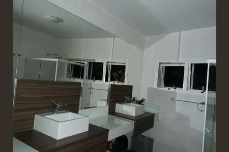 5_photo/94cefdfbf5.b5696f22bdf5eb27-ATLAS-a7c4a197-fe67-45a9-90a9-69ef84d33efb.jpg de casa para alugar com 4 quartos, 1000m² em Residencial Tambore, Barueri