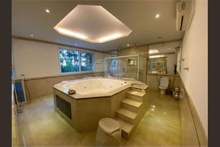 4_photo/94cefdfe1b.9f73e101bd22bb98-ATLAS-47c67bcb-369c-4bbd-9dd8-84d5e3e543d1.jpg de casa à venda com 6 quartos, 1880m² em Tamboré, Barueri