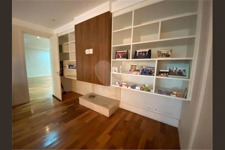 10_photo/94cefdfe1b.9f73e101bd22bb98-ATLAS-91207ff7-b286-4eb3-9283-e651093e900c.jpg de casa à venda com 6 quartos, 1880m² em Tamboré, Barueri