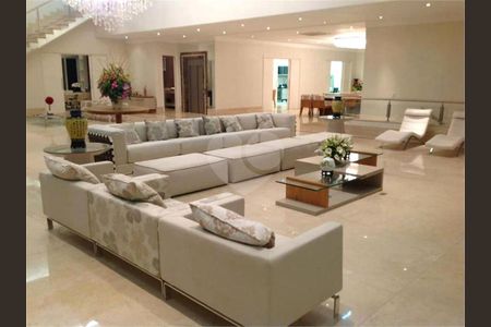 4_photo/94cefdfe1b.9f73e101bd22bb98-ATLAS-bbe563b4-30e9-49c7-a7f8-b246510fd82a.jpg de casa à venda com 6 quartos, 1880m² em Tamboré, Barueri