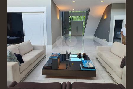 2_photo/94cefdfe4f.9f73e101bd22bb98-ATLAS-12d19bf5-b8e9-4e62-8614-e3511e38e24e.jpg de casa de condomínio à venda com 4 quartos, 980m² em Residencial Tambore, Barueri