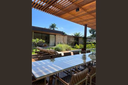 5_photo/94cefdff35.e348e20e25b59110-ATLAS-e8c6fb62-78e2-40b3-a5b2-cbeb36d27cd2.jpg de casa à venda com 4 quartos, 2431m² em Residencial Tambore, Barueri