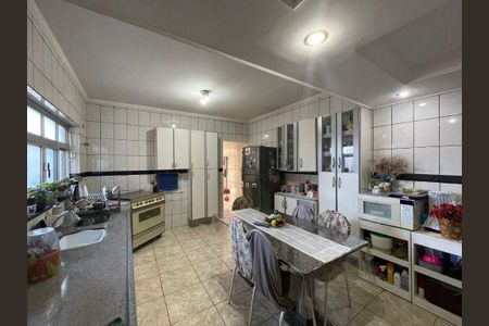 2_photo/94cefe099d.b2c1f66c79c6256c-ATLAS-e017a540-f1a1-4877-8aa2-007b64d2ab3d.jpg de casa à venda com 6 quartos, 330m² em Jardim Mutinga, Barueri