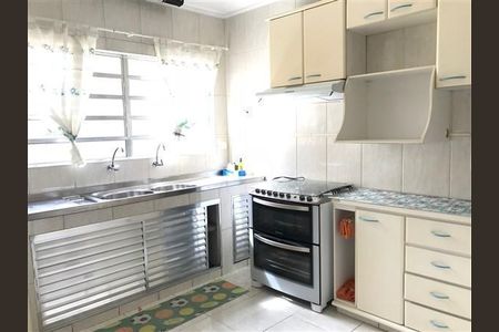 2_photo/94cefe0a95.4e1a6e6486a440d9-ATLAS-2209da1b-5a20-4545-9bbe-34d33ea6bfe4.jpg de casa à venda com 6 quartos, 250m² em Jardim Munhoz Junior, Osasco