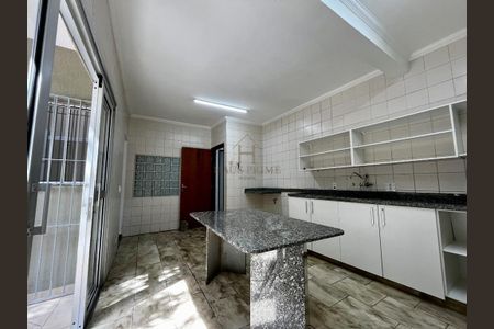 30_photo/94cefe1315.0497ce05b5ed56f3-ATLAS-500446c5-dbeb-4388-b9bb-c1d7aebe7897.jpg de casa à venda com 4 quartos, 260m² em Jardim Munhoz Júnior, Osasco