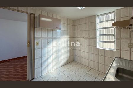 2_photo/94cefe2a95.ceff8192393c33de-ATLAS-11cbc592-9d38-4fc5-9722-464947ba44a3.jpg de apartamento para alugar com 2 quartos, 10m² em Conjunto Habitacional Presidente Castelo Branco, Carapicuíba