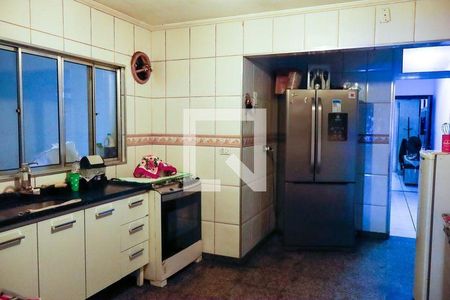 39_photo/94cefe2d85.07f29284d16cc936-ATLAS-2e72595a-c426-4681-9f0c-b7dde3e97f26.jpg de casa à venda com 4 quartos, 151m² em São Pedro, Osasco