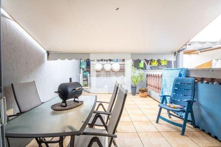 49_photo/94cefe31e5.d9f076d2edbf9077-ATLAS-2be95c52-df54-4eff-be07-ba8304d0522d.jpg de casa à venda com 3 quartos, 238m² em Quitaúna, Osasco