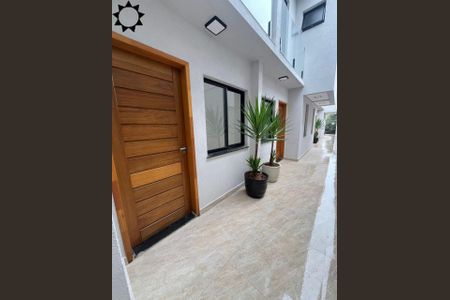 6_photo/94cefe36cb.552880109745df86-ATLAS-6b3e1aab-4715-4b85-ae1a-00a7f0f91fb5.jpg de casa à venda com 2 quartos, 68m² em Quitaúna, Osasco