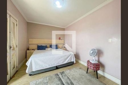18_photo/94cefe4a29.0ba67d9784bd91b1-ATLAS-bbd666d7-f12a-4ba5-a4d7-510325e62b39.jpg de casa à venda com 4 quartos, 351m² em Km 18, Osasco
