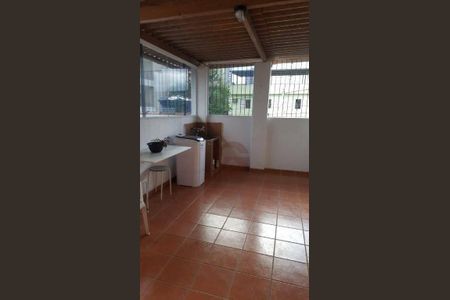 2_photo/94cefe4d23.24a317c22631bef5-ATLAS-fb6aa44f-a848-4da1-bc9e-96de79db40f7.jpg de casa à venda com 2 quartos, 111m² em Km 18, Osasco