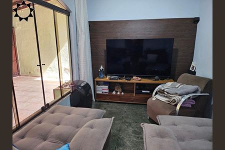 2_photo/94cefe59d9.0332c0e08a0ae077-ATLAS-0d75c43c-949d-48e4-a31d-c873d037fc77.jpg de casa à venda com 3 quartos, 180m² em Iapi, Osasco