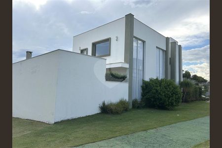 12_photo/94cefe5eaf.e5c1dbf3952ec410-ATLAS-6e5b976e-a078-4d97-99c8-6743ed61f5b4.jpg de casa à venda com 4 quartos, 273m² em Iapi, Osasco