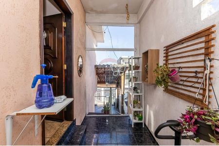 4_photo/94cefe6e8b.9fde2b1beaf38236-ATLAS-203ab1ab-ee5c-4b57-afcd-bdcfe9a30e0e.jpg de casa à venda com 2 quartos, 140m² em Jardim Elvira, Osasco