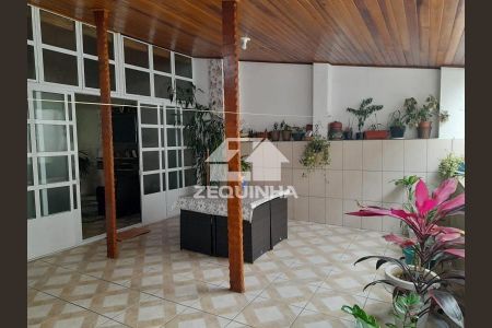 7_photo/94cefe7c4b.ceff8192393c33de-ATLAS-a886a4b3-1329-40bb-b7cb-578a1dfd1716.jpg de casa à venda com 5 quartos, 213m² em Baronesa, Osasco