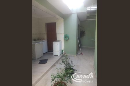 6_photo/94cefe7c9d.1c5ee5b12bdcf8f7-ATLAS-df0a40c3-a118-47ca-8355-e64156fec5d6.jpg de casa à venda com 3 quartos, 209m² em Baronesa, Osasco