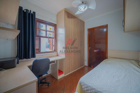 12_photo/94cefe7e7d.9845a183adc4e21d-ATLAS-d176f68c-31ad-4e34-813c-51f4184e8fea.jpg de casa à venda com 3 quartos, 184m² em Baronesa, Osasco